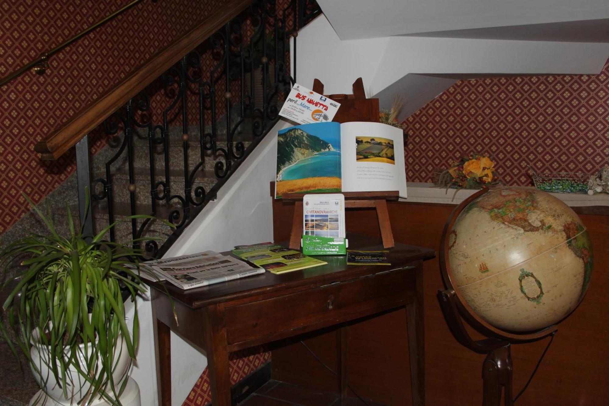 Hotel Girasole Civitanova Marche Zewnętrze zdjęcie