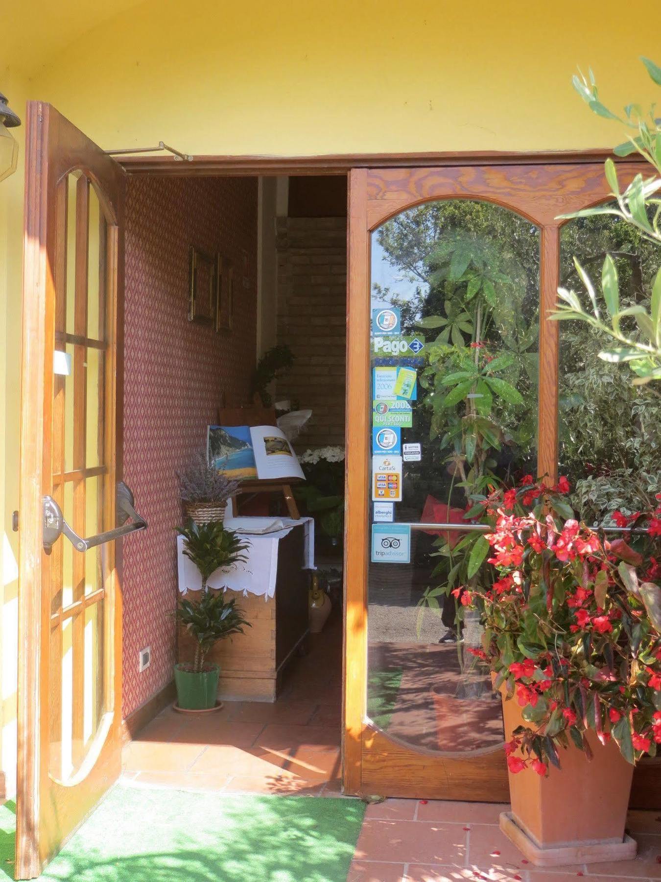 Hotel Girasole Civitanova Marche Zewnętrze zdjęcie